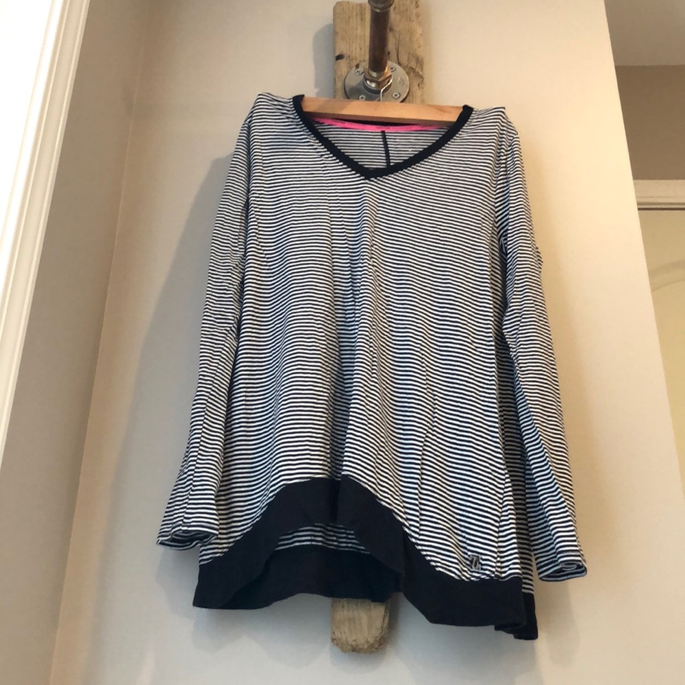 Women’s long sleeve tunic top